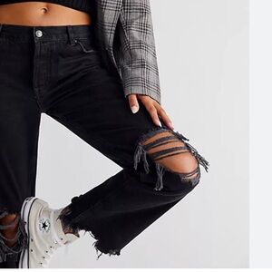 Size 32 Maggie Distressed Black Women Jeans